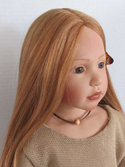 Голяма авторска кукла