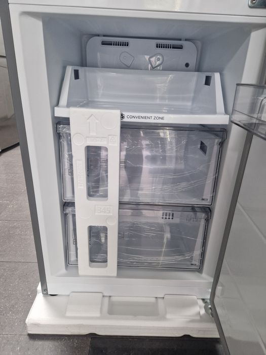 Хладилник с фризер Midea A++ No Frost  400 литра