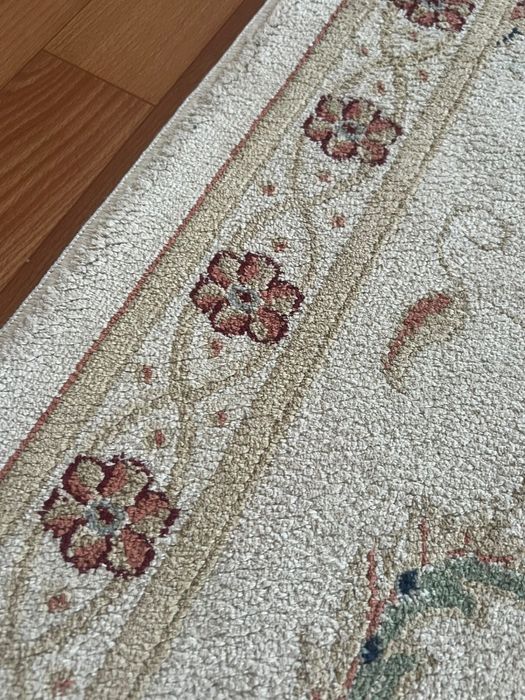 Продам ковер в зал