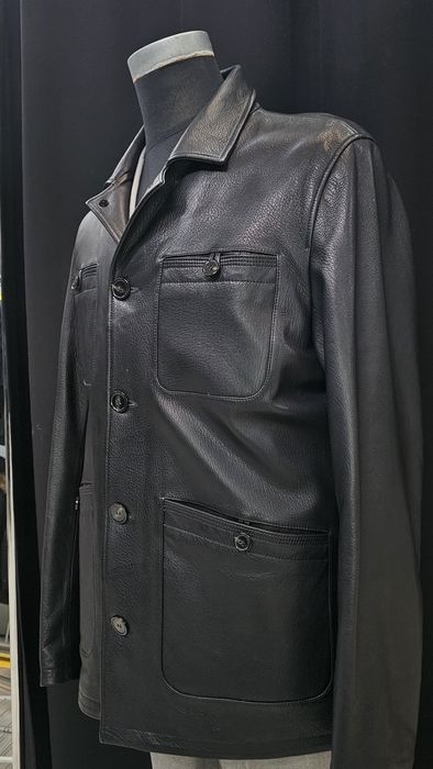 Куртки костюмы и ветровки