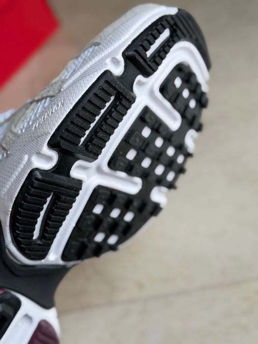 Маратонки Nike V2K Run