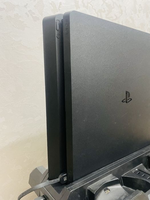 PS4 Slim 1TB + Геймпад + 7 игр + US Аккаунт