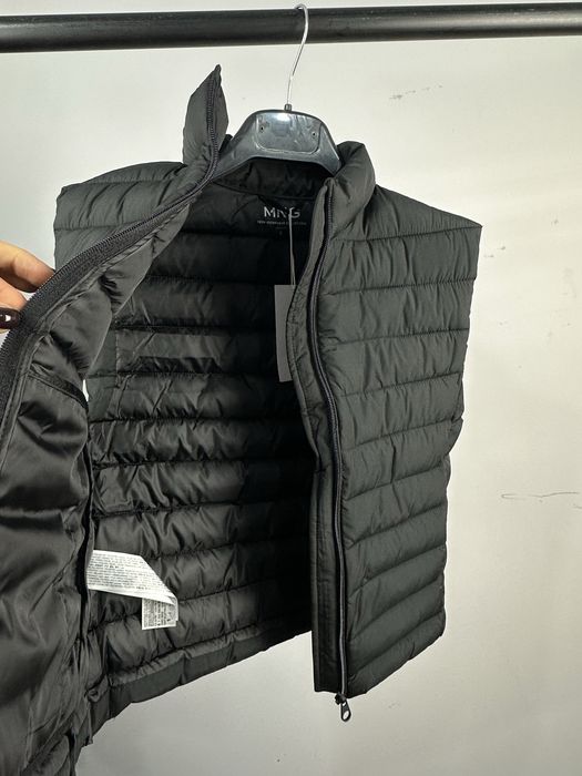 MANGO дамски къс  елек / грейка в черно