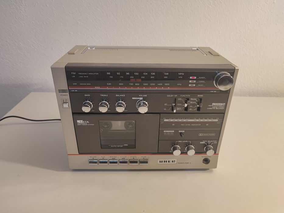Radio casetofon Uher Power Port 2 defect