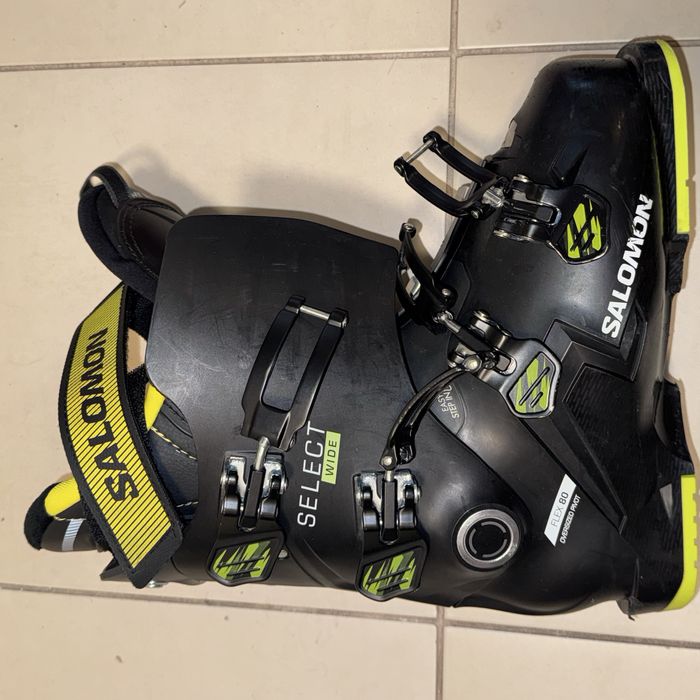 Clapari Salomon junior numarul 25