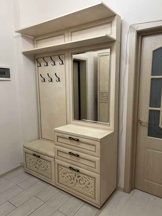 Продам прихожую продам