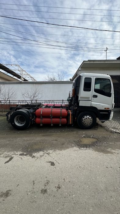 ИСУЗУ 2008 ТЯГАЧ сотилади 8 та 150 талик гази бор