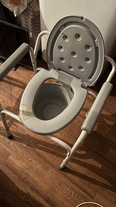 Стул туалет / кресло туалет