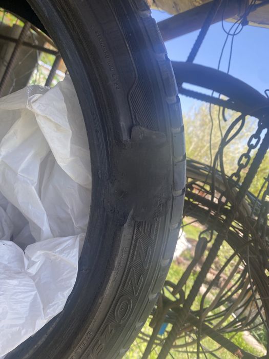 Продам резину 235/40/18