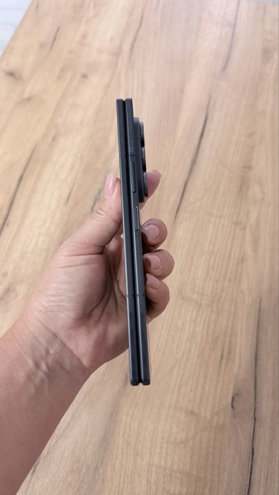 Продам Samsung Z FOLD 8 ULTRA