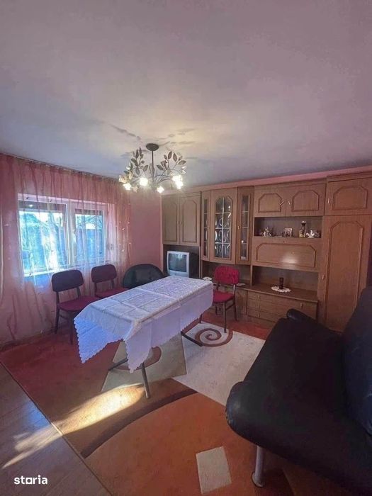 De vanzare casa  la 5 minute de Roman,  suprafata teren 600mp, 54000e