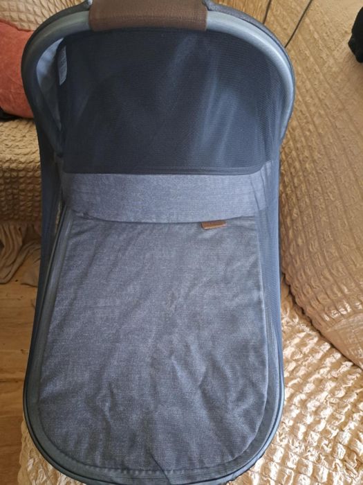 Кош за кола maxi cosi rock  и зимен кош maxi cosi oria