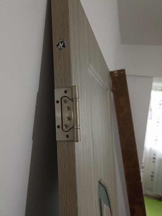 Ușa de interior fluture