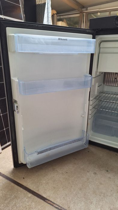 Хладилник  Dometic за кемпер/ каравана на газ, 12 V  и 220 V