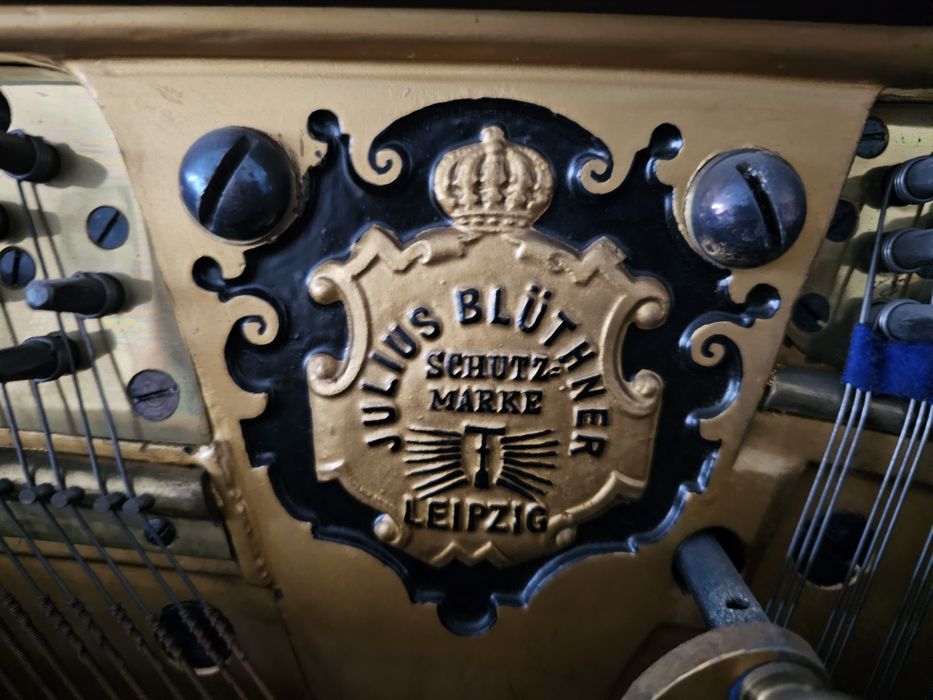 Пиано „Julius Blüthner Leipzig"