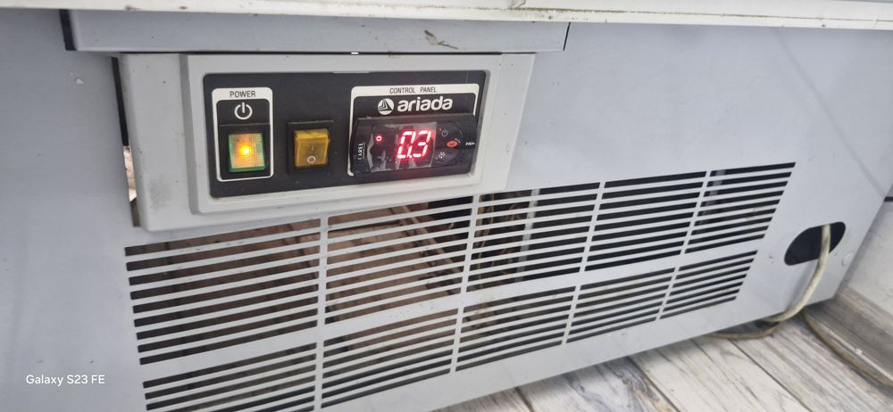 Ветринный холодильник