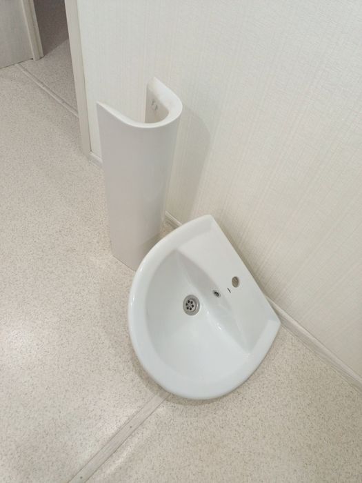 Раковина с подставкой