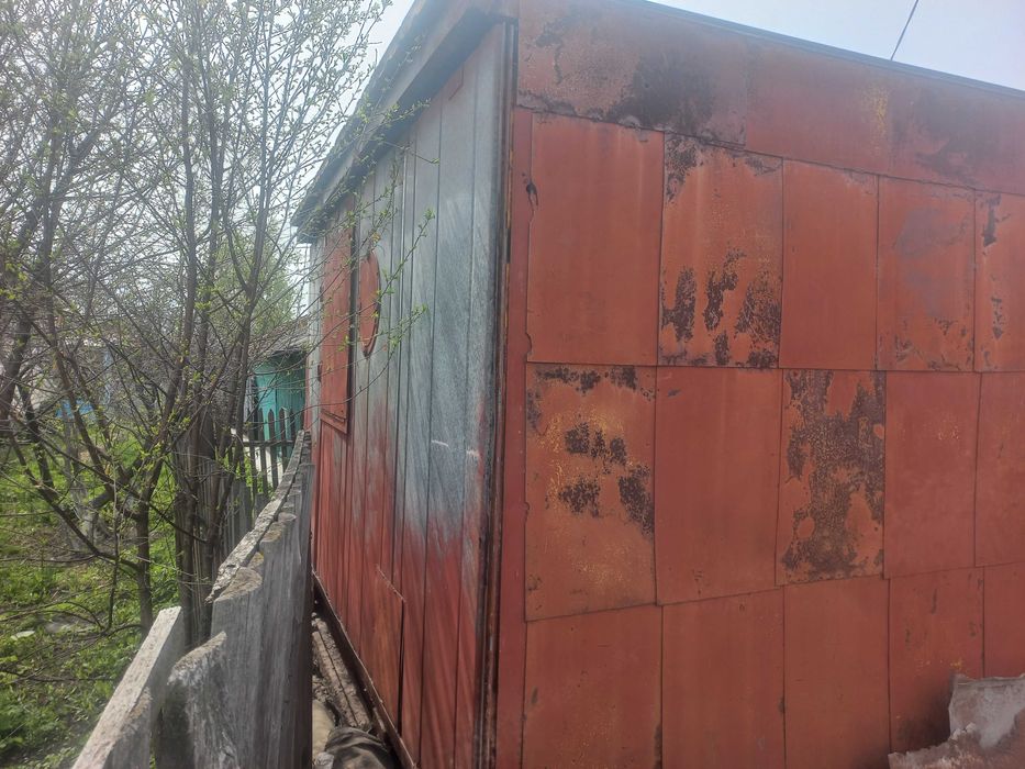 Продам металлический контейнер-бытовку