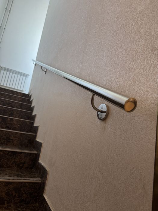 Перила из нержавеющей стали.