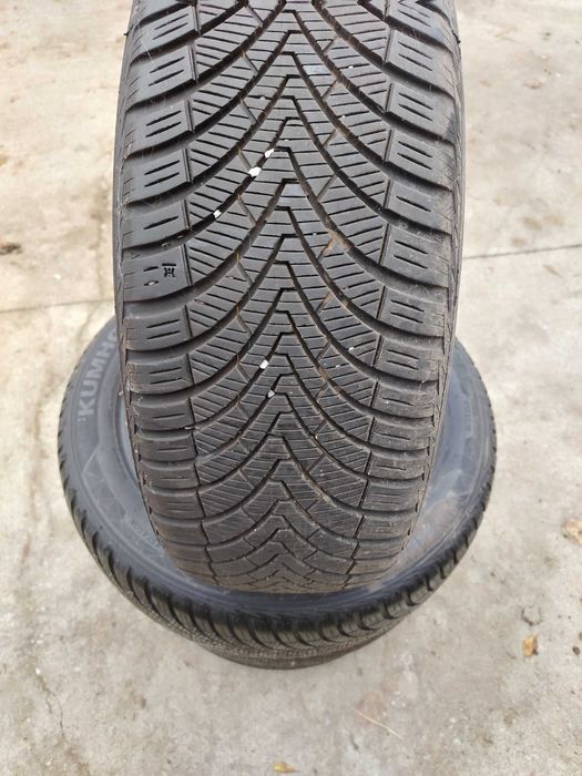 De vanzare set de anvelope cu dimensiunea de 185/65R15.Am si alte dimensiuni