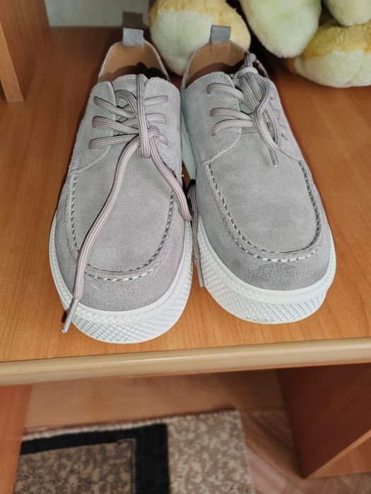 Продам женскую обувь