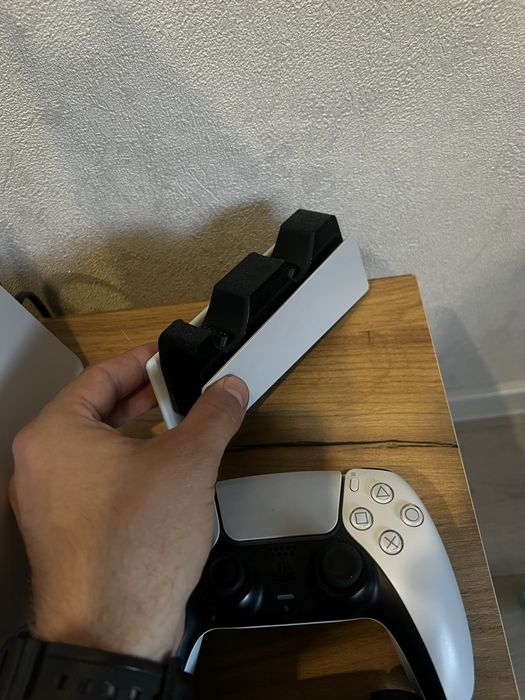 Продам Sony PlayStation 5