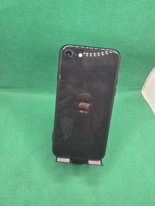 Iphone Se 2020 64GB•Bateria 80%•Fisurat•Amanet Lazar Crangasi •43404