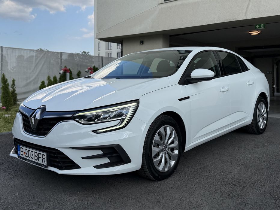 RENAULT Megane 2022 — imagine 2
