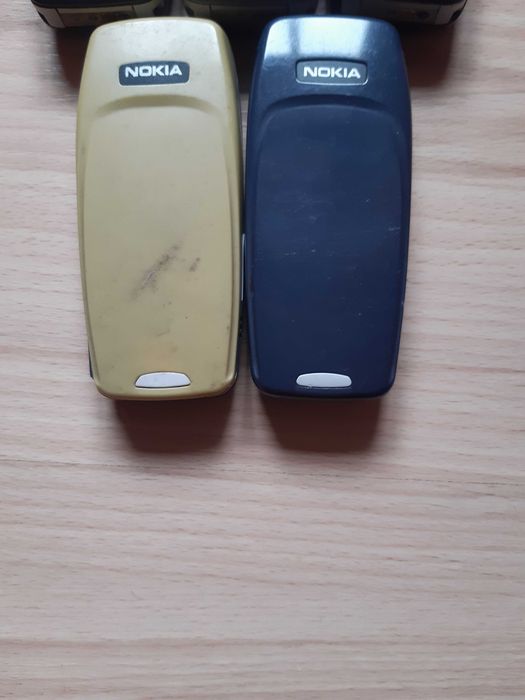 NOKIA 3310 мобилни телефони работещи, без батерии и със зарязни у-ва 4 броя