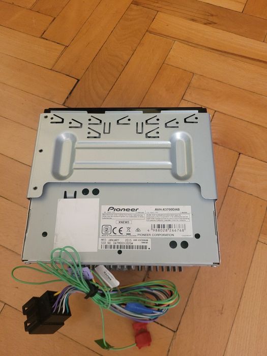 Pioneer аудио система с блутут и задна камера