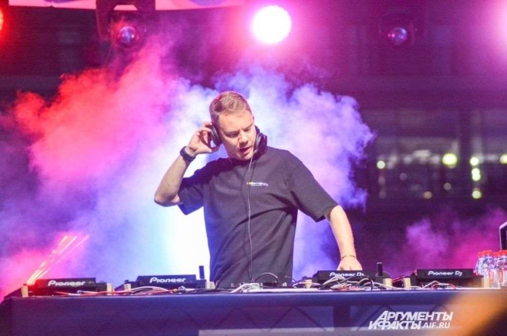 Музыкант + аппаратура