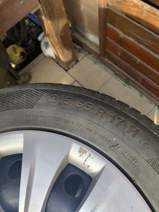 Jante tabla r17  cu capace originale Skoda cauciucuri continental