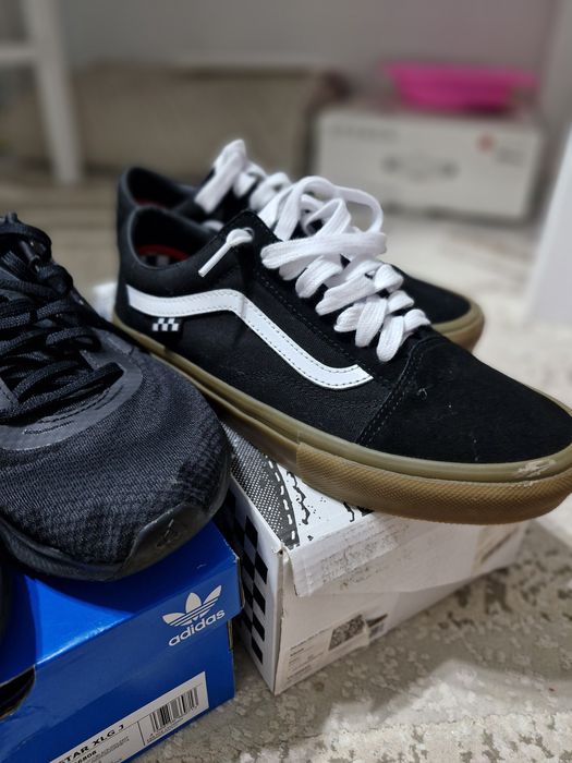 3 кроссовки продам за одну цену