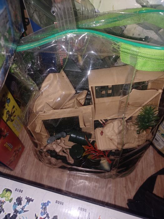 Игрушки для мальчика отдам