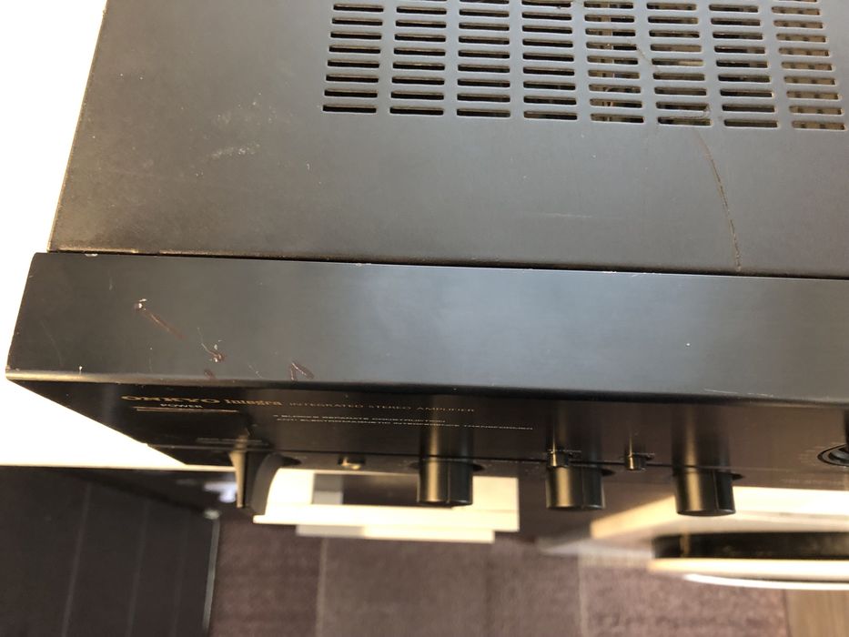 Onkyo A-8670 стерео Не работи