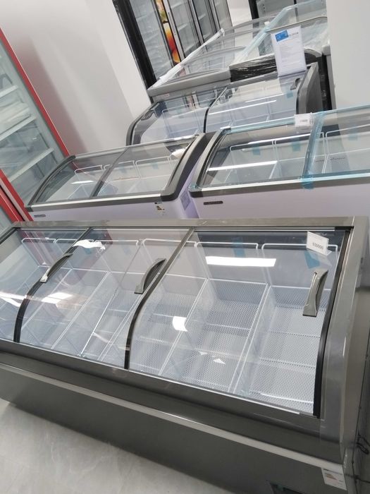 Новый витринный морозильник