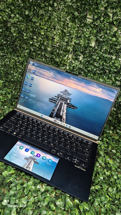 Laptop Asus Zenbook Dual screen i5 gen 10 8gb ram 512gb nvme