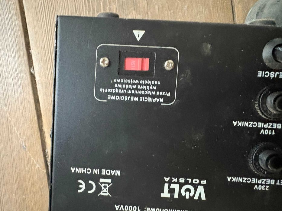 Transformator Convertor tensiune Volt Polska VP1000 230V-110V / 110V-230V 1000VA metalic