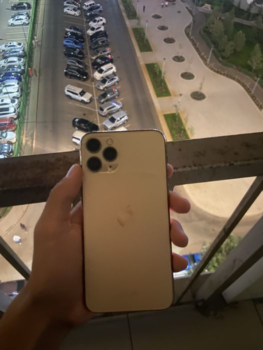 iPhone 11pro 256 80akb
