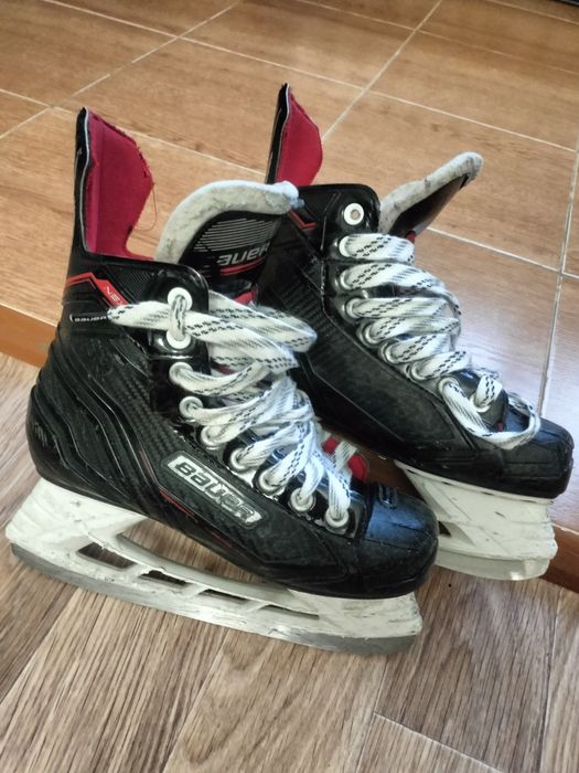 Продам коньки хоккейные