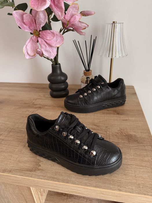 Adidasi Guess