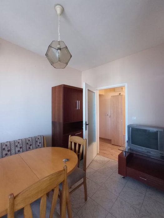 Дава се под наем Тристаен апартамент в Варна, Зимно кино Тракия - 90 кв.м за 500 € - Снимка #3