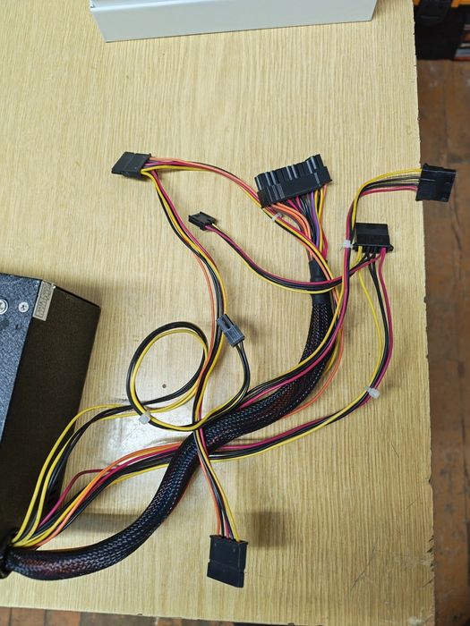 Захранване компютър