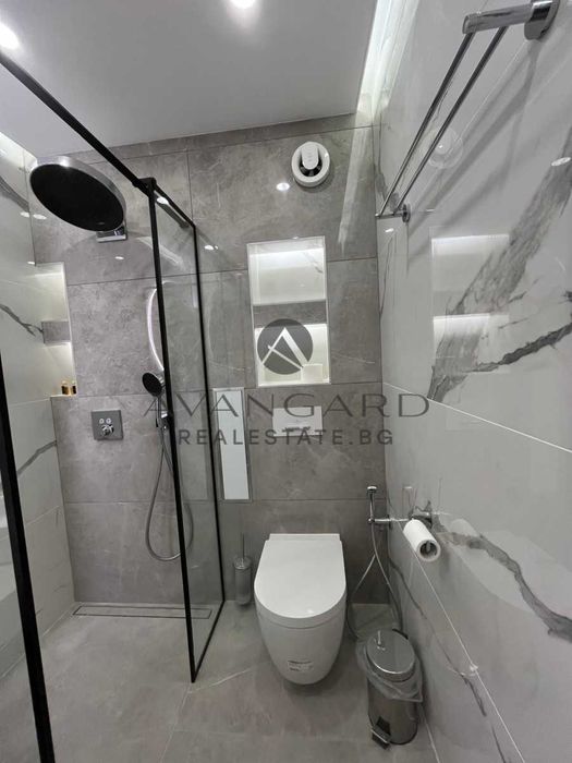 Продава се Тристаен апартамент в Пловдив, Христо Смирненски - 140 кв.м за 2550 €/кв.м - Снимка #8