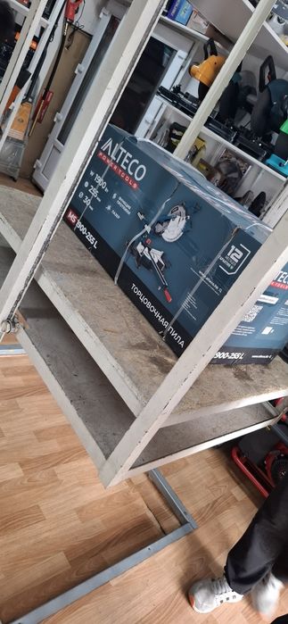 Продам торцовочную пилу