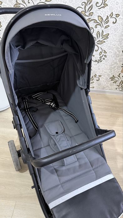 Коляска продам новая