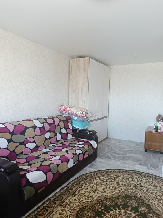 Продам 1 комнатную квартиру на  втором этаже