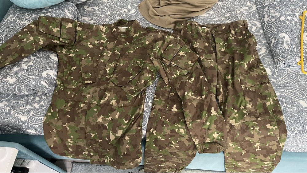 Tinuta militara combat