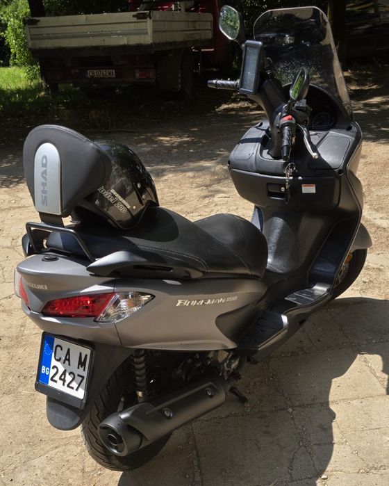 Скутер Suzuki BURGMAN 200.