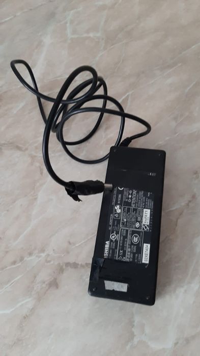 Круг для микроволновки и кабели